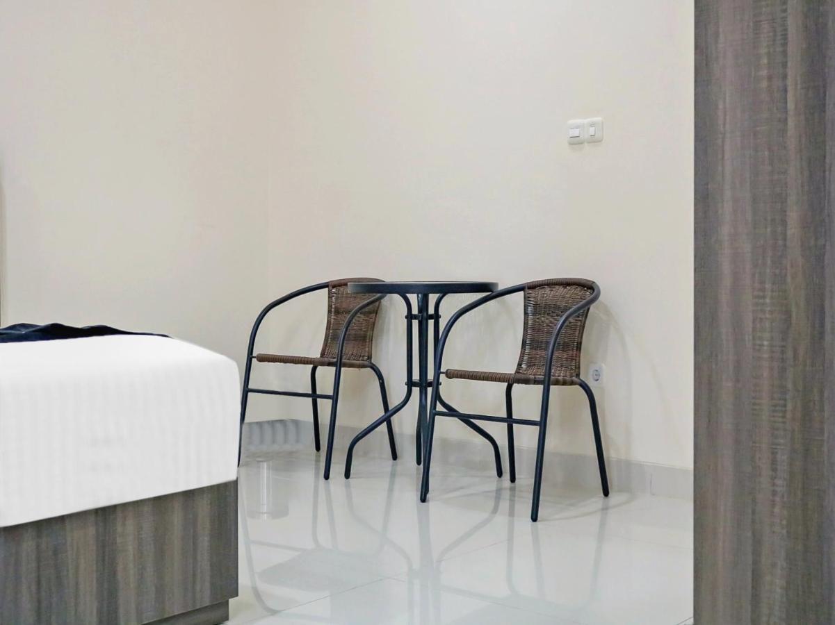 Oyo 2263 Fazarel Residence Syariah Padang Kültér fotó